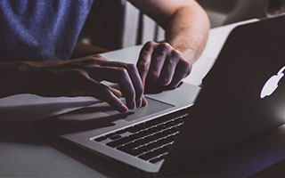 德甲哨声一响西汉姆就不对劲，篮板被抢爆太反常，开云赛况—关键镜头被切走